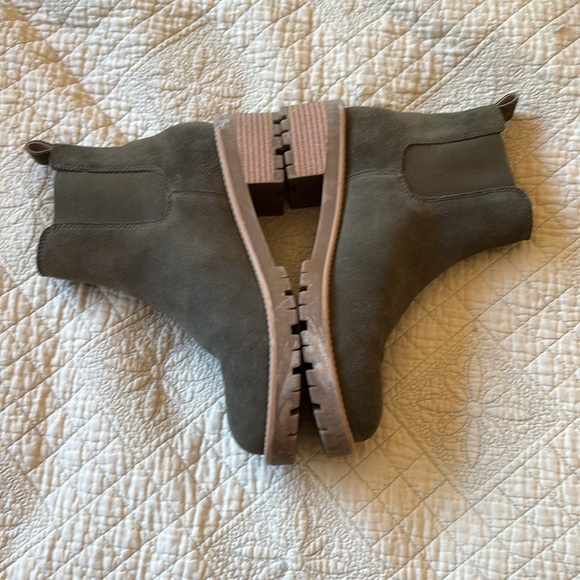 Suede Ankle Boots- size 8 - Picture 2 of 7